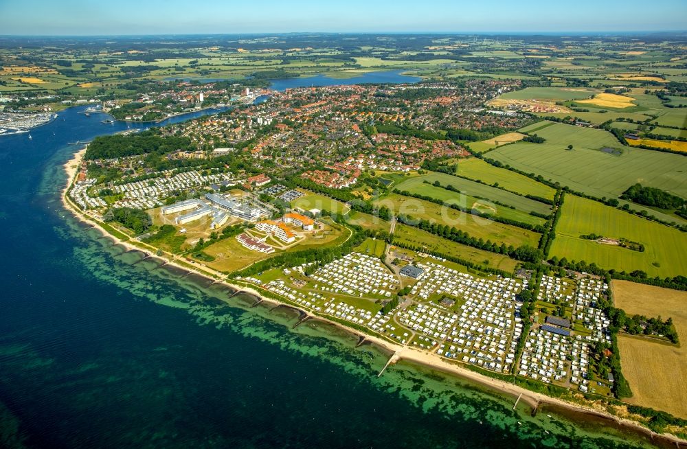 Luftbild Travemünde - Küsten- Landschaft am Sandstrand der Ostsee in Travemünde im Bundesland Schleswig-Holstein