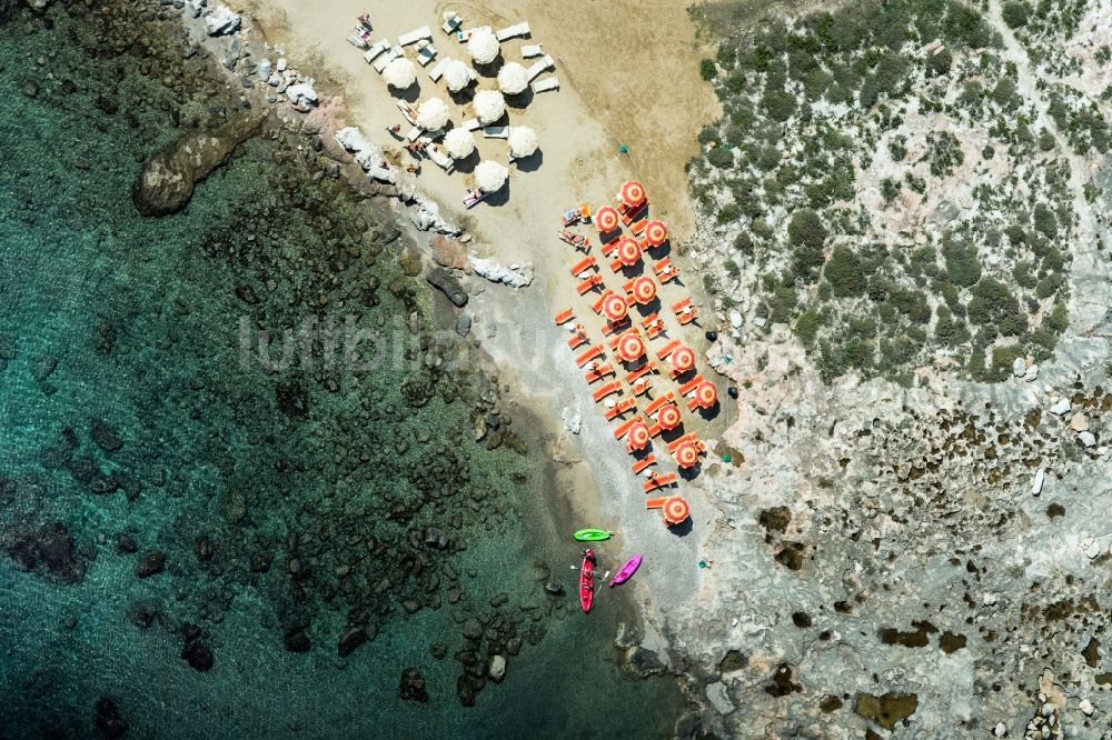 Luftbild San Vito - Küsten- Landschaft am Sandstrand der in San Vito in Italien