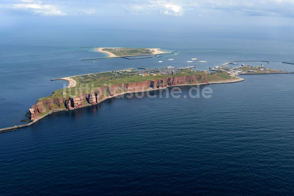 Luftaufnahme Helgoland - Küsten- Landschaft der Steilküste der Insel Helgoland in der Nordsee im Bundesland Schleswig-Holstein