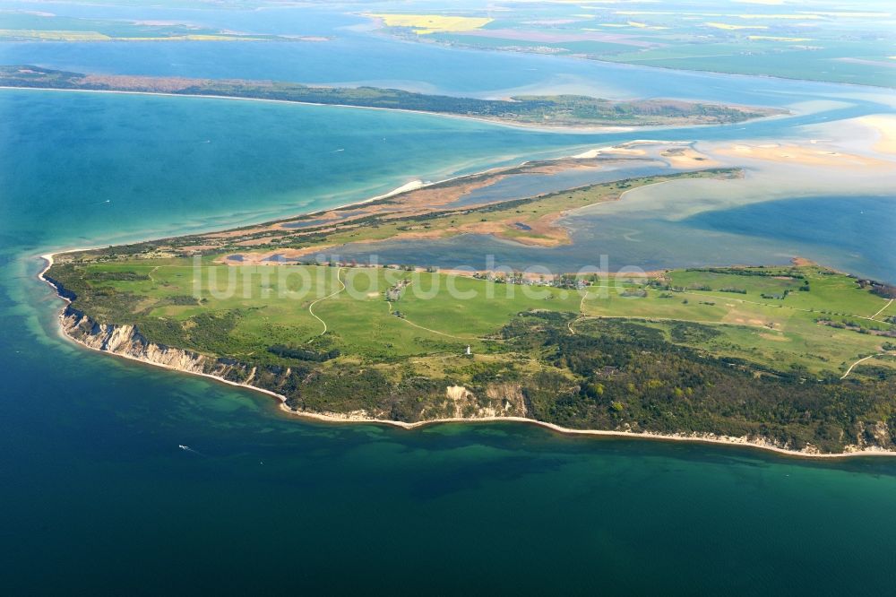 Insel Hiddensee von oben - Küsten- Landschaft an der Steilküste der Insel Hiddensee im Bundesland Mecklenburg-Vorpommern