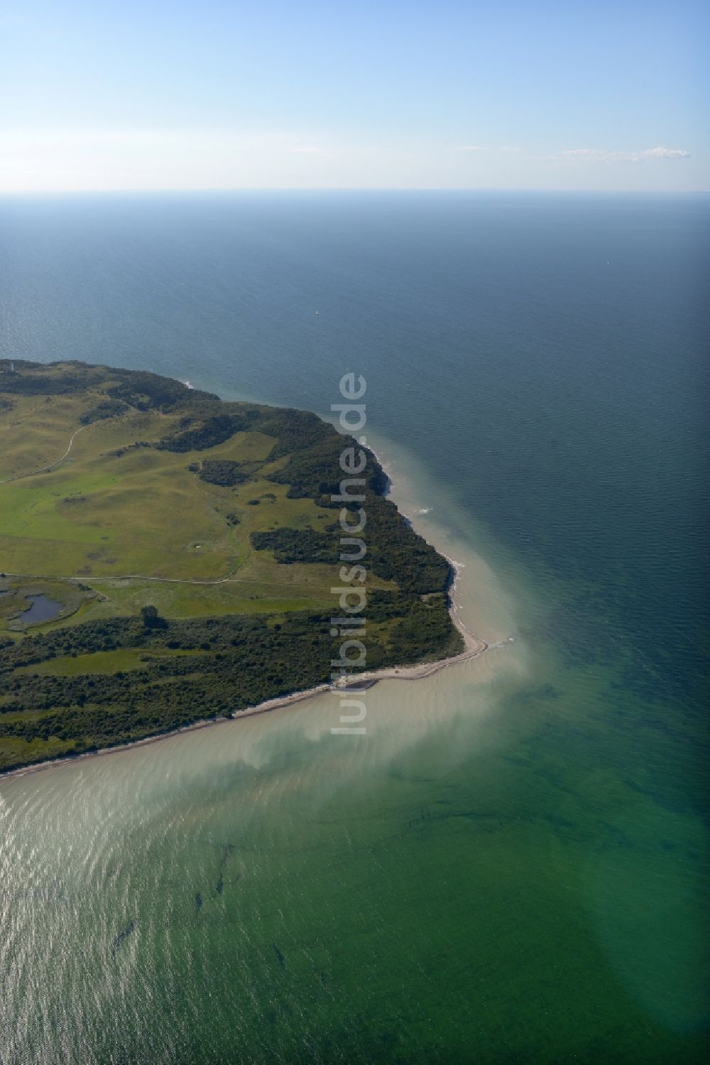 Insel Hiddensee von oben - Küsten- Landschaft an der Steilküste der Insel Hiddensee im Bundesland Mecklenburg-Vorpommern