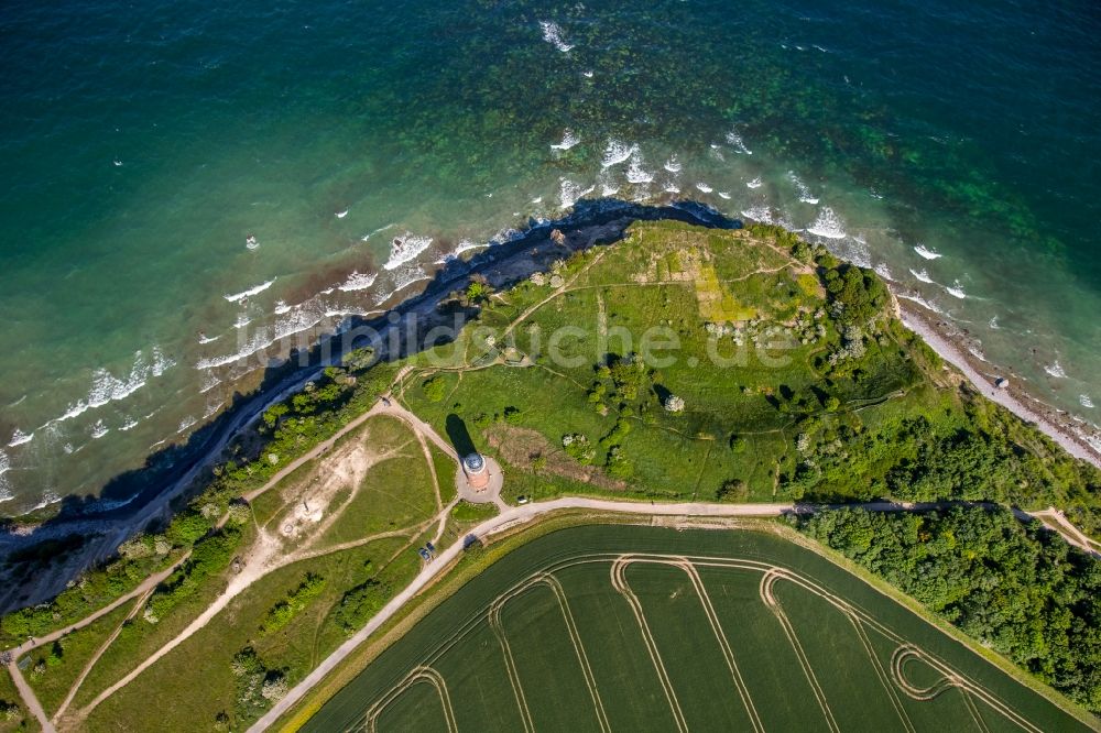 Putgarten aus der Vogelperspektive: Küsten- Landschaft an der Steilküste der Insel Rügen im Ortsteil Arkona in Putgarten im Bundesland Mecklenburg-Vorpommern