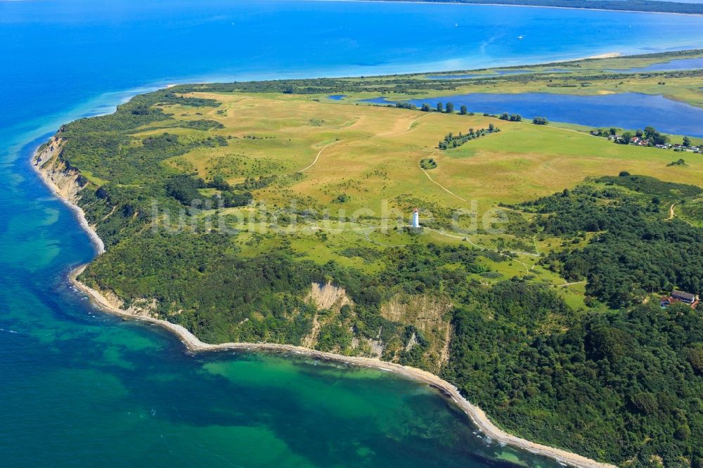 Insel Hiddensee von oben - Küsten- Landschaft an der Steilküste der Ostsee auf der Insel Hiddensee im Bundesland Mecklenburg-Vorpommern, Deutschland