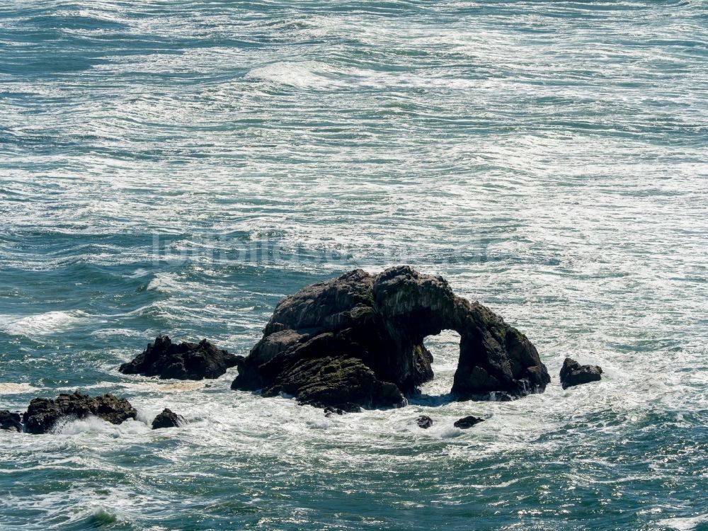 San Francisco aus der Vogelperspektive: Küsten- Landschaft an der Steilküste der South Bay in San Francisco in Kalifornien, USA