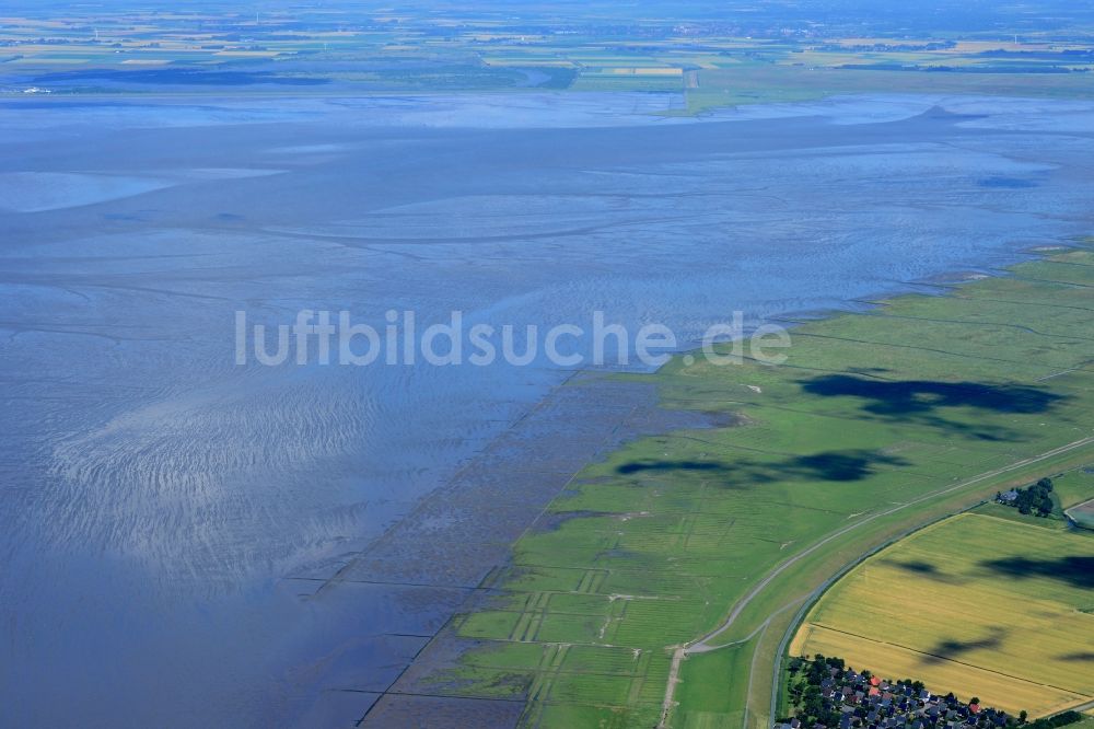 Friedrichskoog aus der Vogelperspektive: Küstenbereich von Dieksanderkoog an der Nordsee in Friedrichskoog im Bundesland Schleswig-Holstein