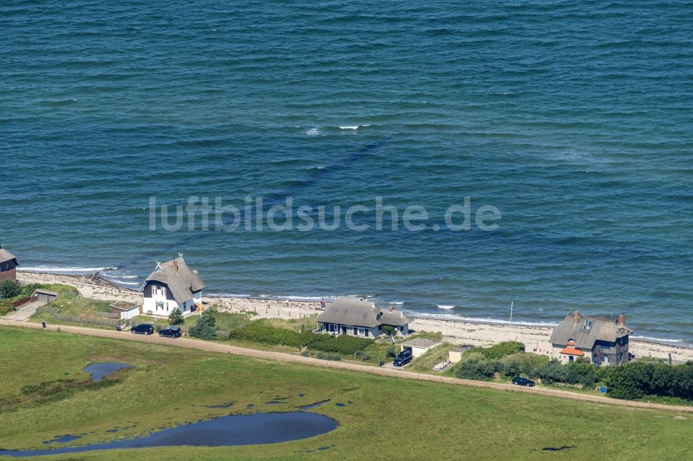 Heiligenhafen von oben - Küstenbereich der Halb- Insel Graswarder - Heilgenhafen in Großenbrode im Bundesland Schleswig-Holstein