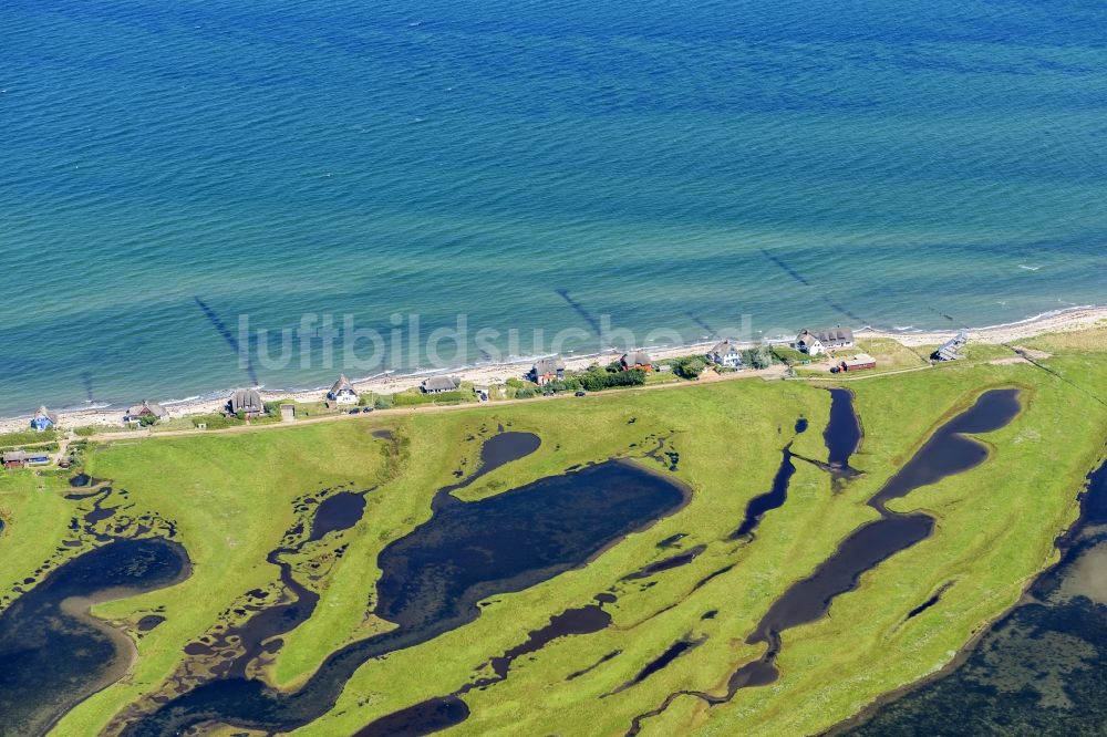 Luftaufnahme Heiligenhafen - Küstenbereich der Halb- Insel Graswarder - Heilgenhafen in Großenbrode im Bundesland Schleswig-Holstein