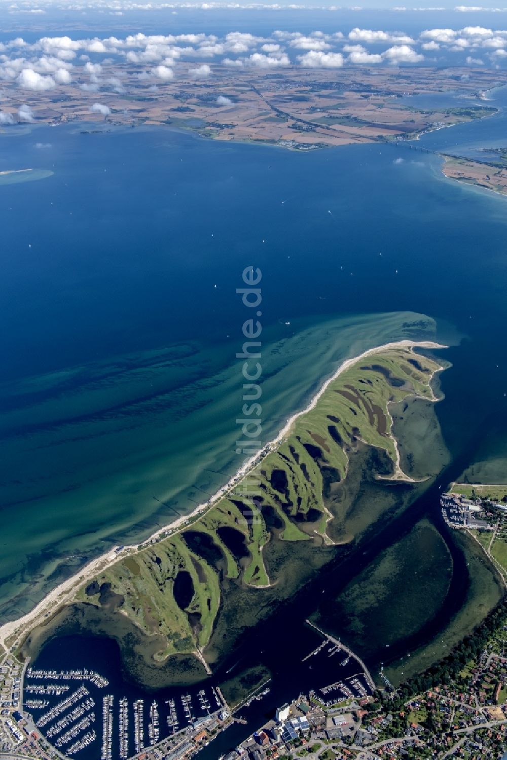 Heiligenhafen aus der Vogelperspektive: Küstenbereich der Halb- Insel Graswarder - Heilgenhafen in Großenbrode im Bundesland Schleswig-Holstein