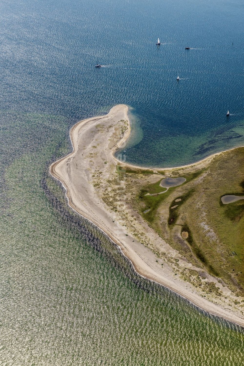 Luftbild Heiligenhafen - Küstenbereich der Halb- Insel Graswarder - Heilgenhafen in Großenbrode im Bundesland Schleswig-Holstein