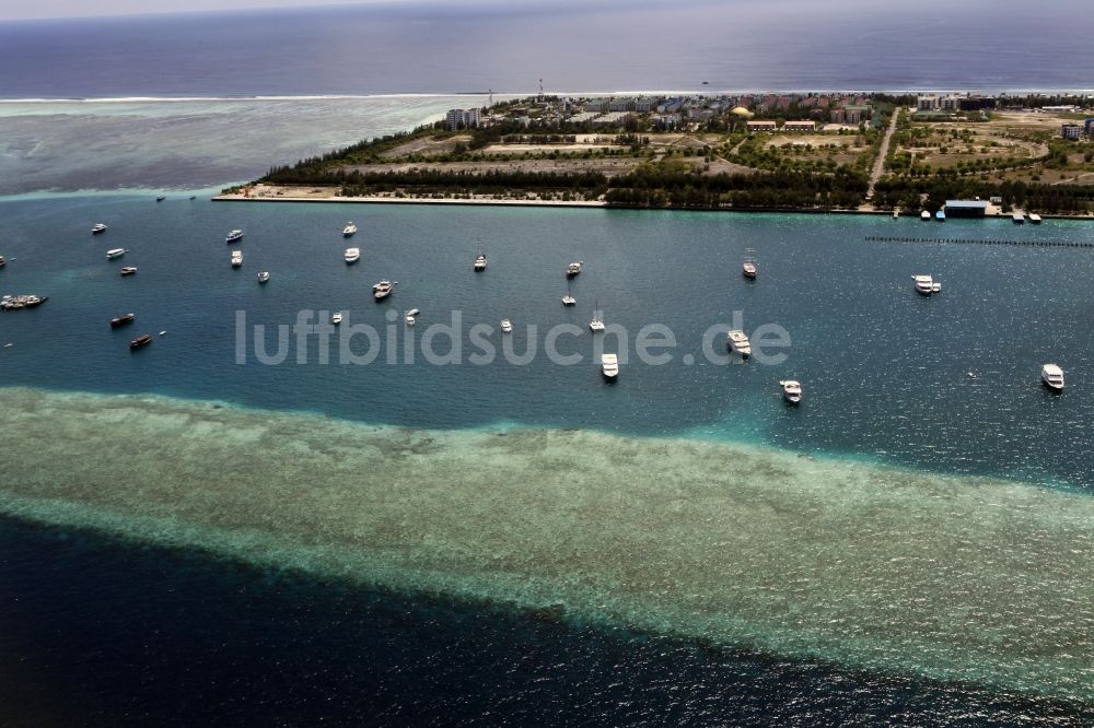 Luftaufnahme Dharanboodhoo - Küstenbereich Indischer Ozean - Insel in Dharanboodhoo in Central Province, Malediven