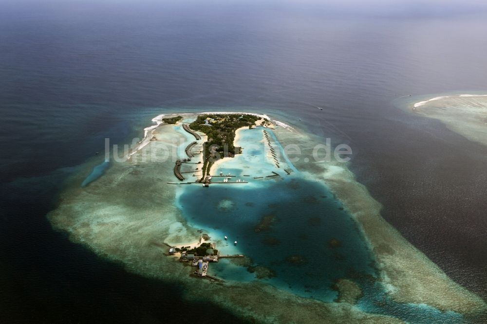 Luftaufnahme Dharanboodhoo - Küstenbereich Indischer Ozean - Insel in Dharanboodhoo in Central Province, Malediven