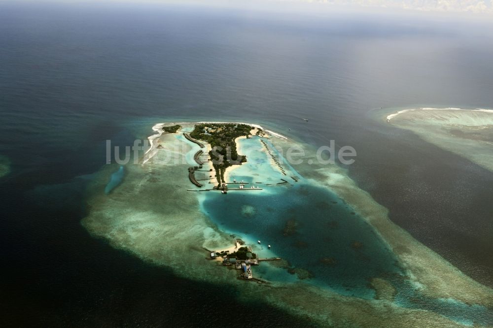 Dharanboodhoo von oben - Küstenbereich Indischer Ozean - Insel in Dharanboodhoo in Central Province, Malediven