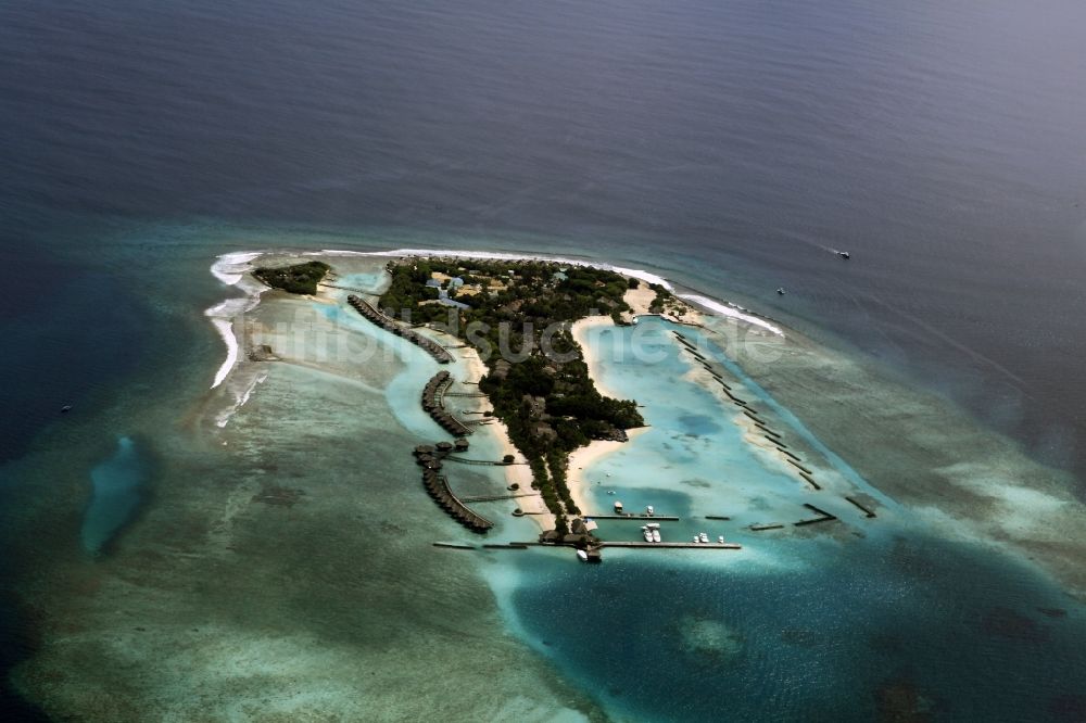 Dharanboodhoo aus der Vogelperspektive: Küstenbereich Indischer Ozean - Insel in Dharanboodhoo in Central Province, Malediven