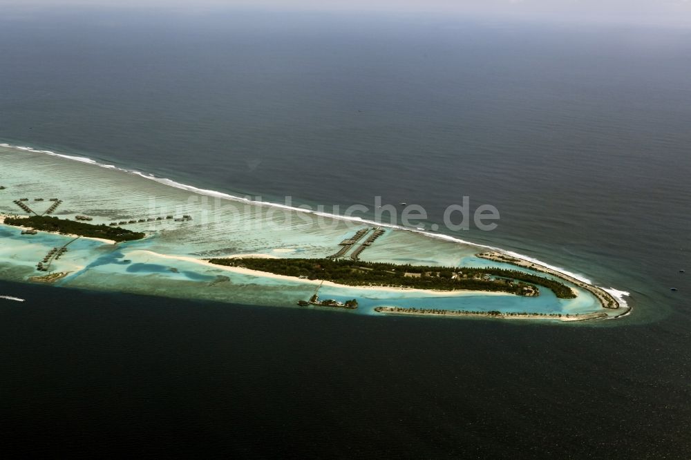 Luftbild Dharanboodhoo - Küstenbereich Indischer Ozean - Insel in Dharanboodhoo in Central Province, Malediven