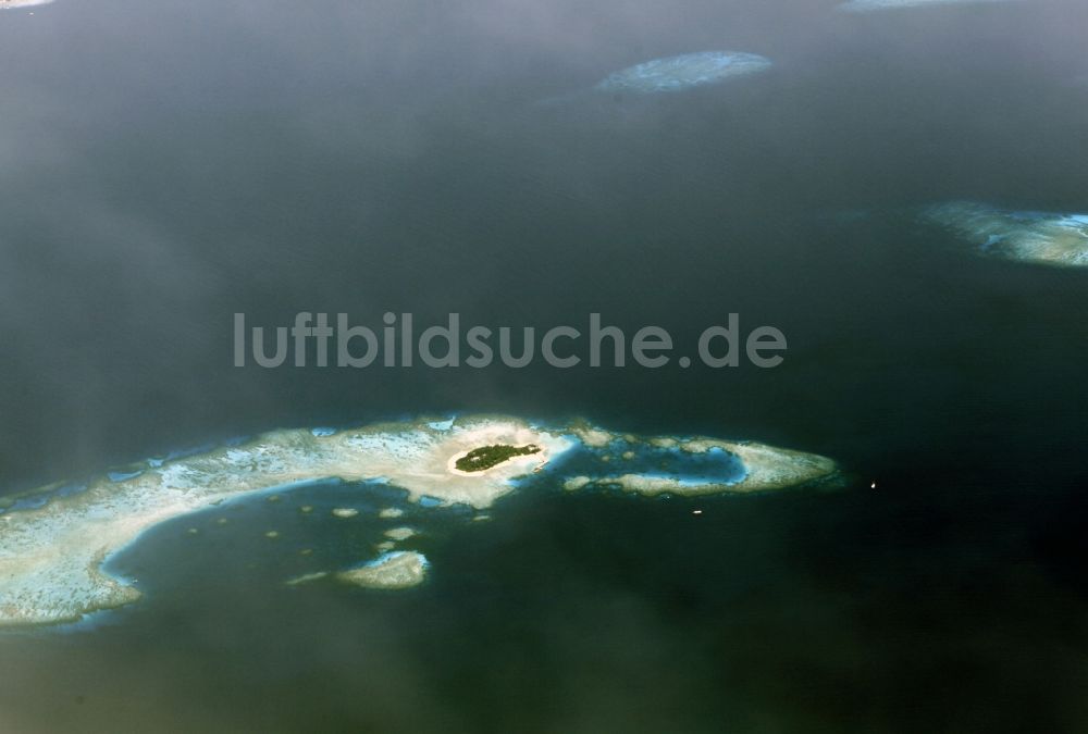 Luftaufnahme Dharanboodhoo - Küstenbereich Indischer Ozean - Insel in Dharanboodhoo in Central Province, Malediven