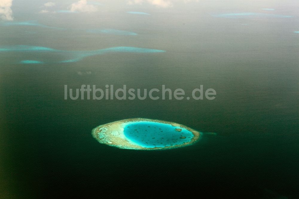 Luftbild Dharanboodhoo - Küstenbereich Indischer Ozean - Insel in Dharanboodhoo in Central Province, Malediven