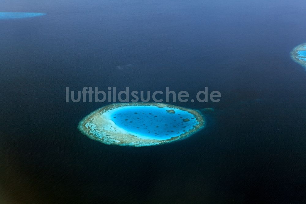 Dharanboodhoo von oben - Küstenbereich Indischer Ozean - Insel in Dharanboodhoo in Central Province, Malediven