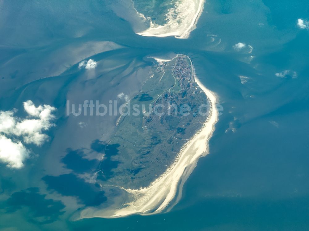 Luftaufnahme Baltrum - Küstenbereich Nordsee - Insel in Baltrum im Bundesland Niedersachsen, Deutschland