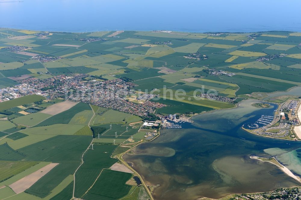 Luftaufnahme Fehmarn - Küstenbereich der Nordsee - Insel in Fehmarn im Bundesland Schleswig-Holstein