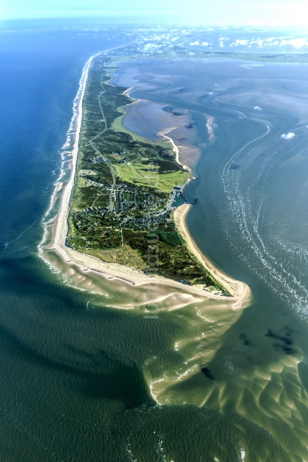 Luftaufnahme Hörnum (Sylt) - Küstenbereich der Nordsee - Insel in Hörnum ( Sylt ) im Bundesland Schleswig-Holstein