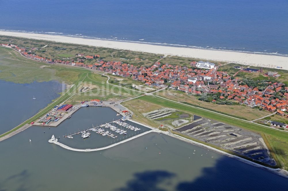 Luftaufnahme Juist - Küstenbereich der Nordsee - Insel in Juist im Bundesland Niedersachsen