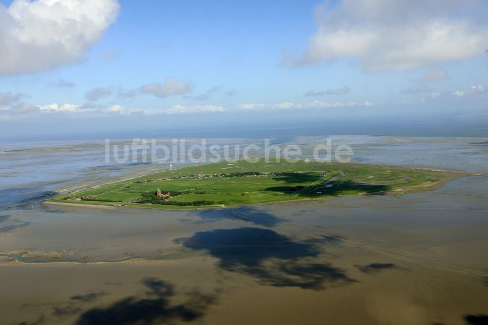 Insel Neuwerk von oben - Küstenbereich der Nordsee - Insel Neuwerk im Bundesland Niedersachsen, Deutschland