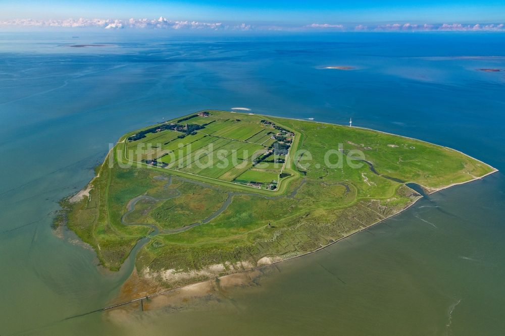 Luftbild Neuwerk - Küstenbereich der Nordsee - Insel Neuwerk im Wattenmeer umgeben vom Bundesland Niedersachsen, Deutschland