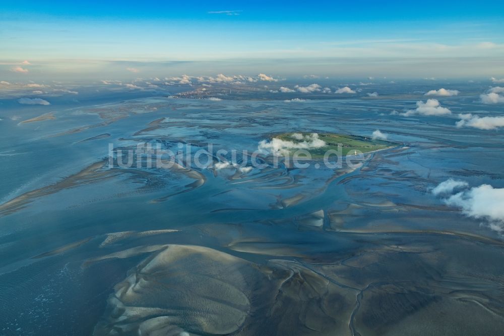 Neuwerk aus der Vogelperspektive: Küstenbereich der Nordsee - Insel Neuwerk im Wattenmeer umgeben vom Bundesland Niedersachsen, Deutschland