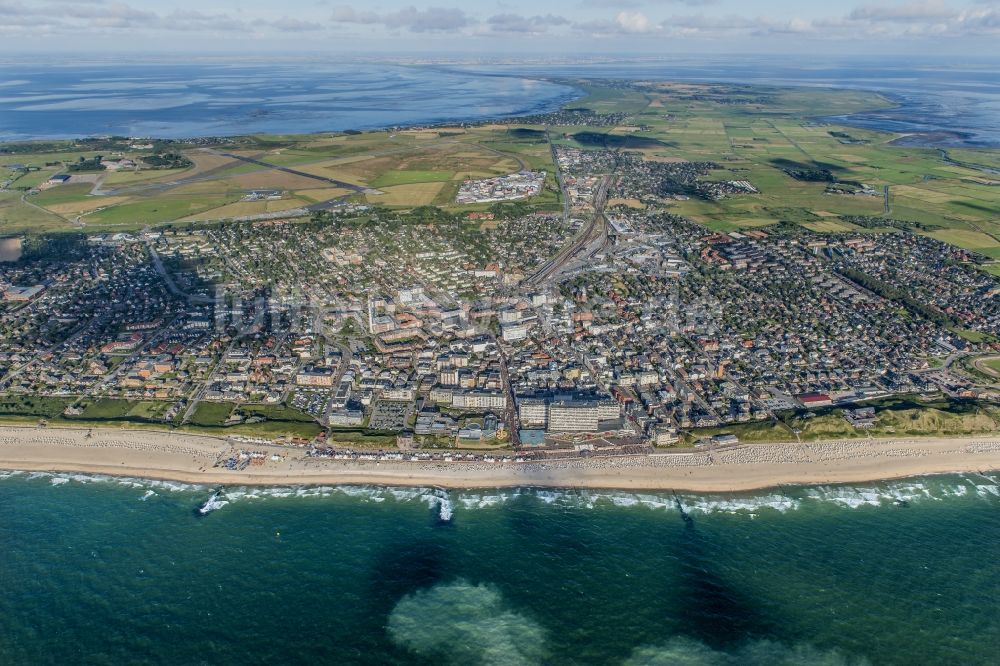 Luftaufnahme Sylt - Küstenbereich der Nordsee - Insel im Ortsteil Westerland in Sylt im Bundesland Schleswig-Holstein