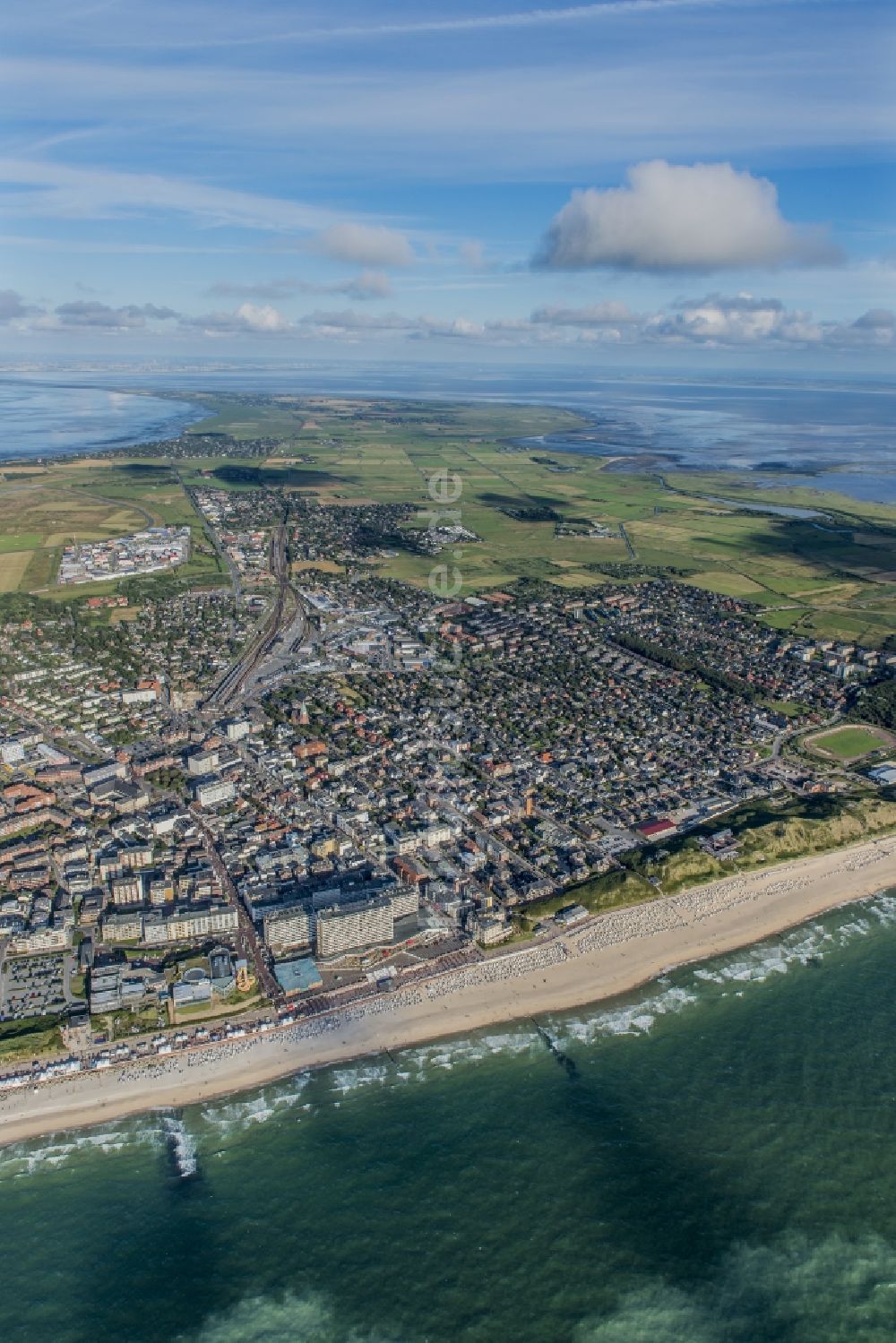 Sylt aus der Vogelperspektive: Küstenbereich der Nordsee - Insel im Ortsteil Westerland in Sylt im Bundesland Schleswig-Holstein