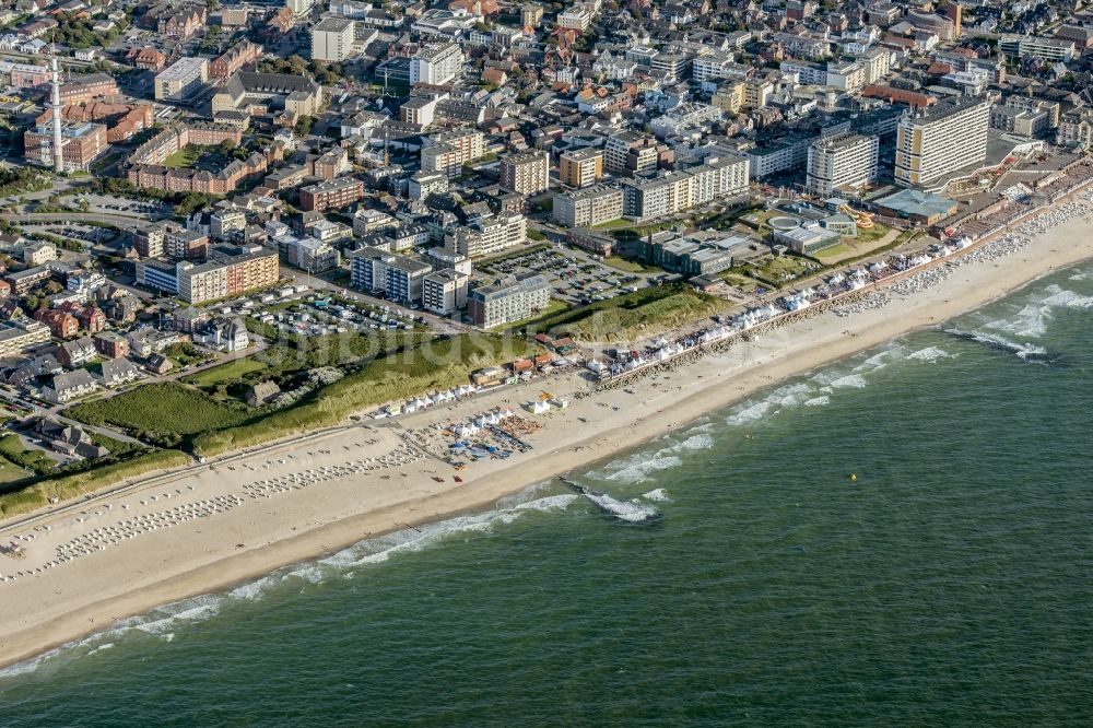 Sylt aus der Vogelperspektive: Küstenbereich der Nordsee - Insel im Ortsteil Westerland in Sylt im Bundesland Schleswig-Holstein