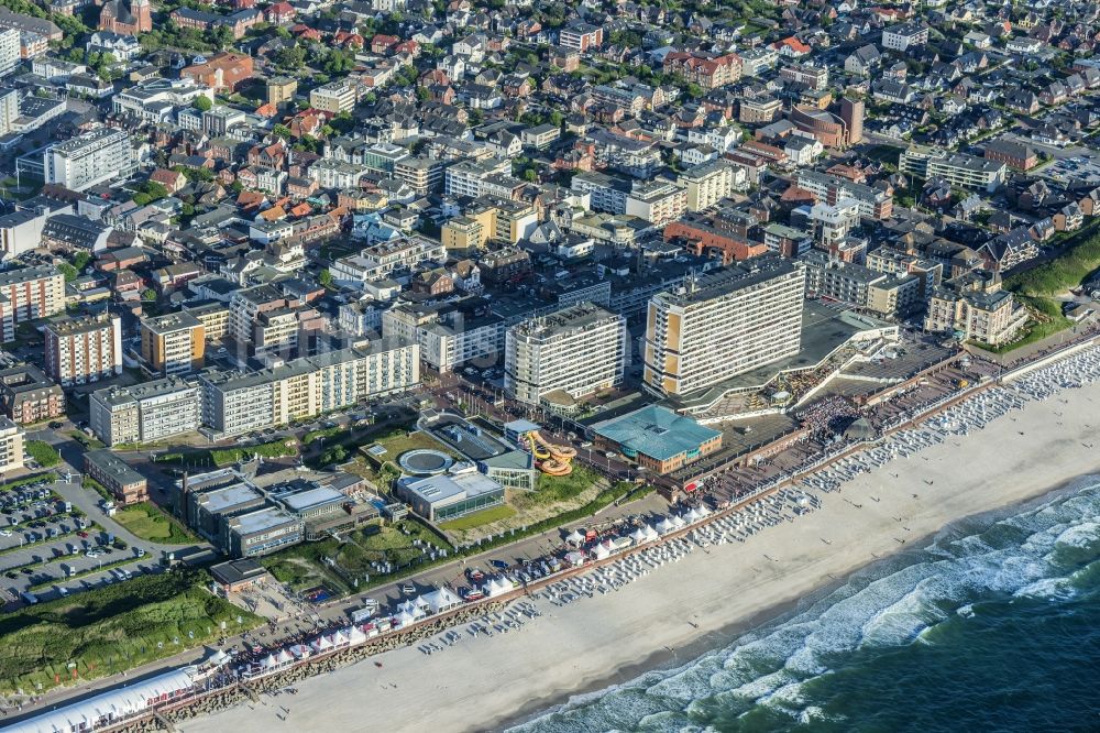 Sylt aus der Vogelperspektive: Küstenbereich der Nordsee - Insel im Ortsteil Westerland in Sylt im Bundesland Schleswig-Holstein