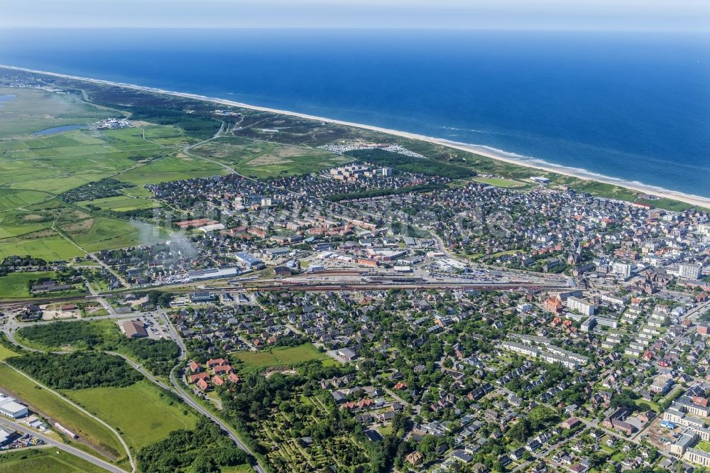 Sylt von oben - Küstenbereich der Nordsee - Insel im Ortsteil Westerland in Sylt im Bundesland Schleswig-Holstein