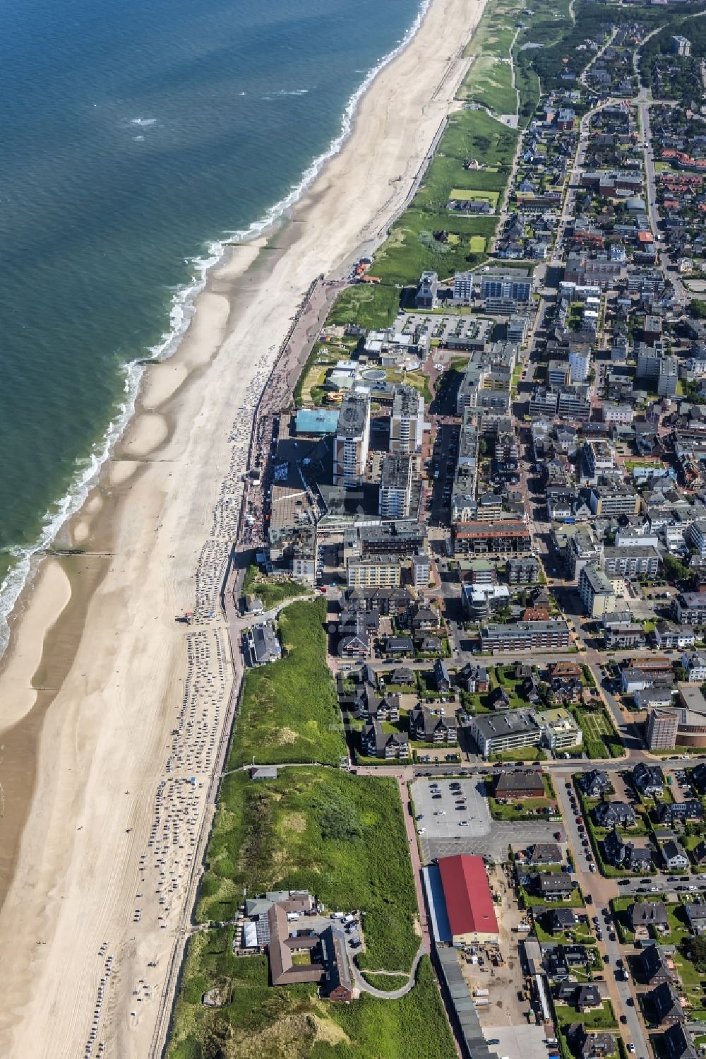 Luftaufnahme Sylt - Küstenbereich der Nordsee - Insel im Ortsteil Westerland in Sylt im Bundesland Schleswig-Holstein