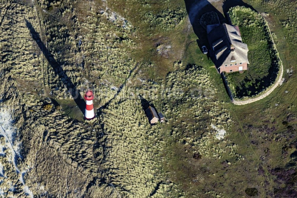 List aus der Vogelperspektive: Küstenbereich der Nordsee - Insel Sylt Ortsteil List Leuchtturm im Bundesland Schleswig-Holstein