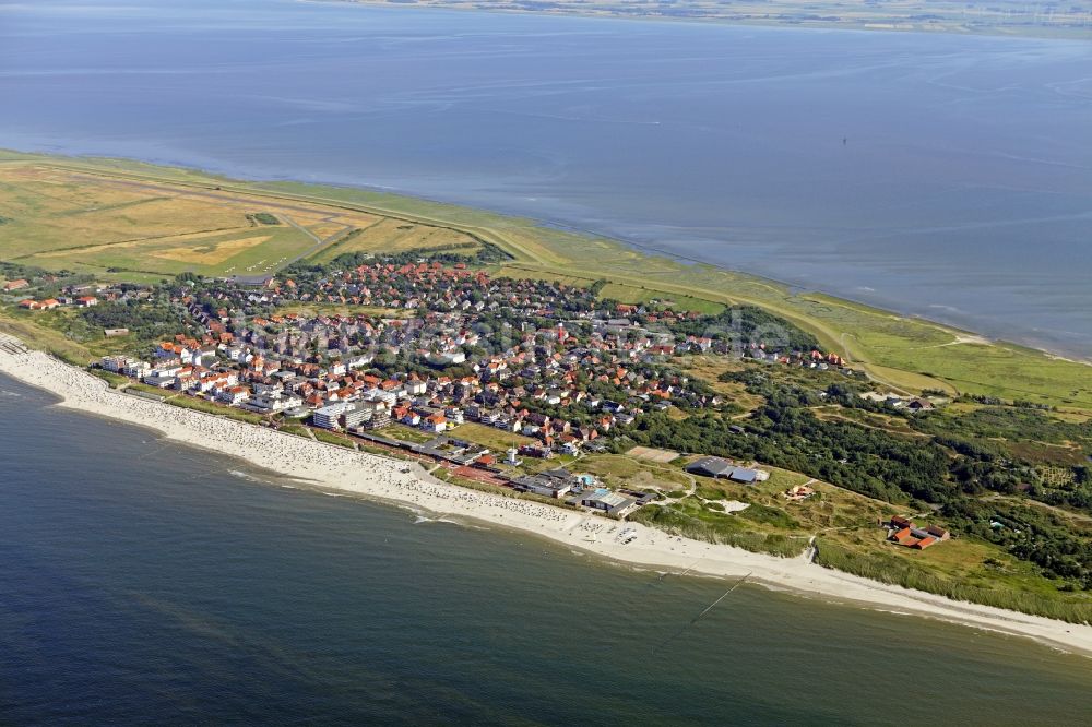 Wangerooge von oben - Küstenbereich der Nordsee - Insel Wangerooge im Bundesland Niedersachsen