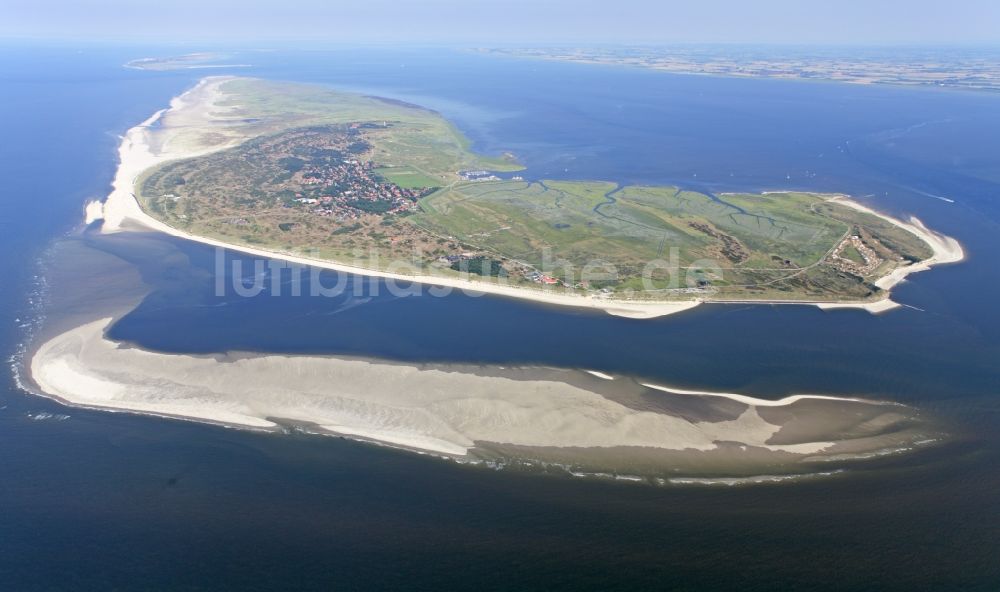 Luftaufnahme Spiekeroog - Küstenbereich der Ostfriesischen Insel Spiekeroog im Bundesland Niedersachsen