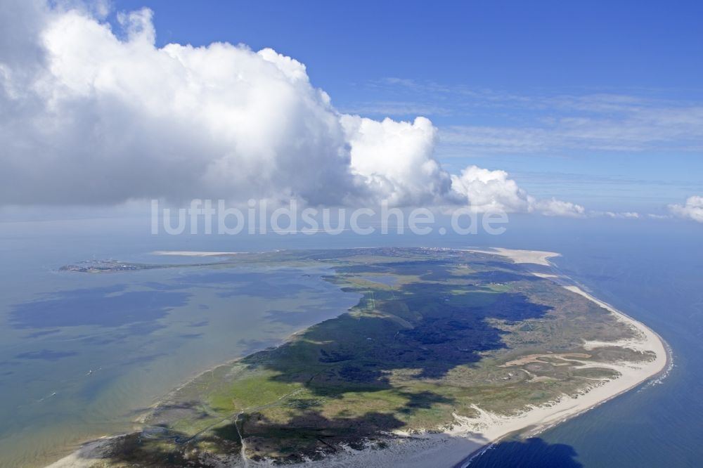 Borkum von oben - Küstenbereich der Ostfriesischen Nordsee - Insel Borkum im Bundesland Niedersachsen