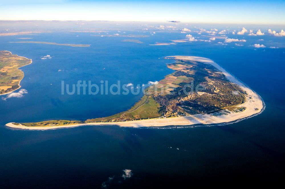 Norddorf aus der Vogelperspektive: Küstenbereich der Ostsee - Insel in Norddorf im Bundesland Schleswig-Holstein, Deutschland