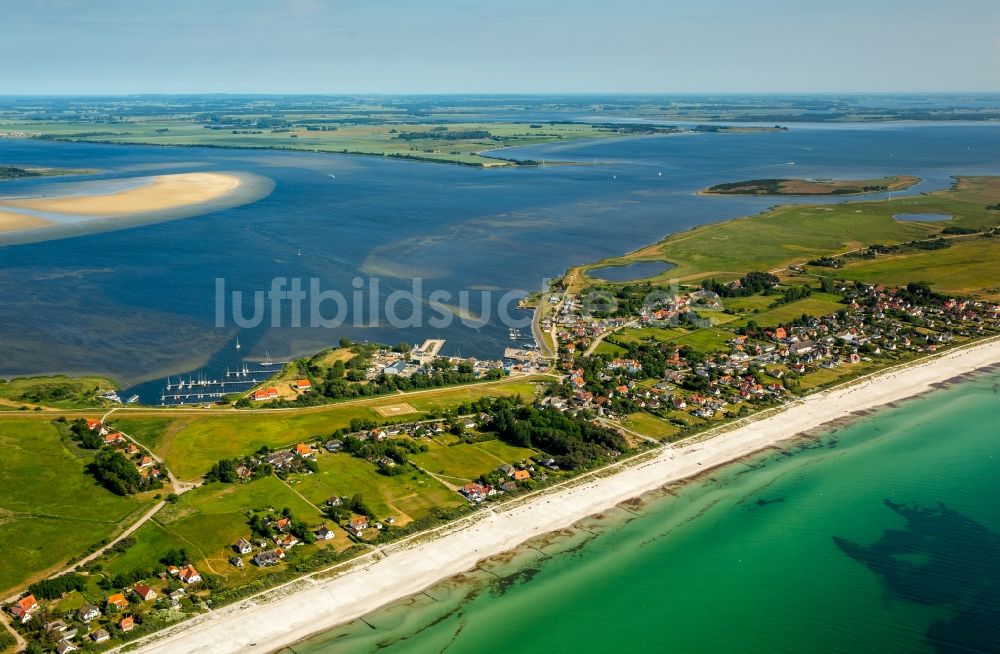 Insel Hiddensee aus der Vogelperspektive: Küstenbereich der Ostsee - Insel im Ortsteil Vitte in Insel Hiddensee im Bundesland Mecklenburg-Vorpommern