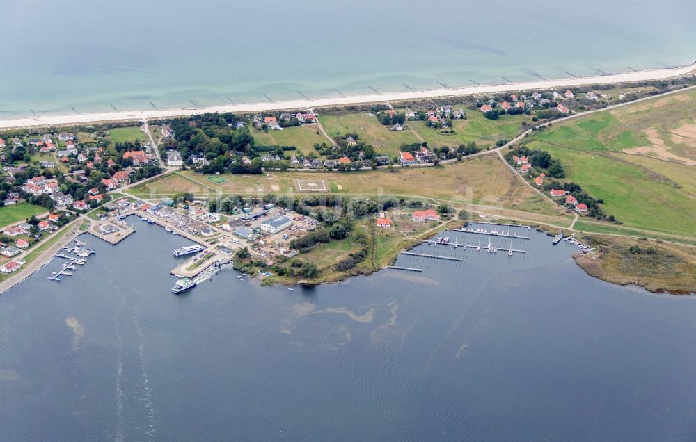 Insel Hiddensee von oben - Küstenbereich der Ostsee - Insel im Ortsteil Vitte in Insel Hiddensee im Bundesland Mecklenburg-Vorpommern