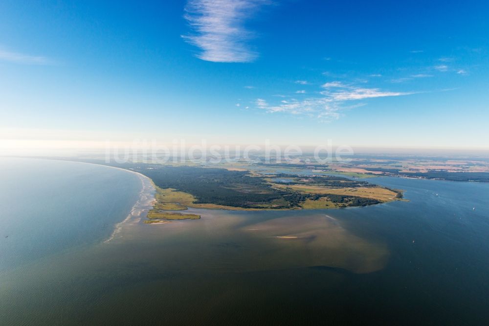 Peenemünde von oben - Küstenbereich der Ostsee - Insel in Peenemünde im Bundesland Mecklenburg-Vorpommern