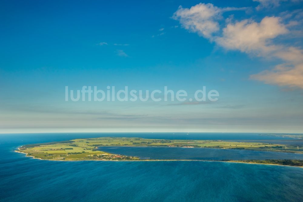 Dranske aus der Vogelperspektive: Küstenbereich der Ostsee-Insel Rügen - Insel in Dranske im Bundesland Mecklenburg-Vorpommern