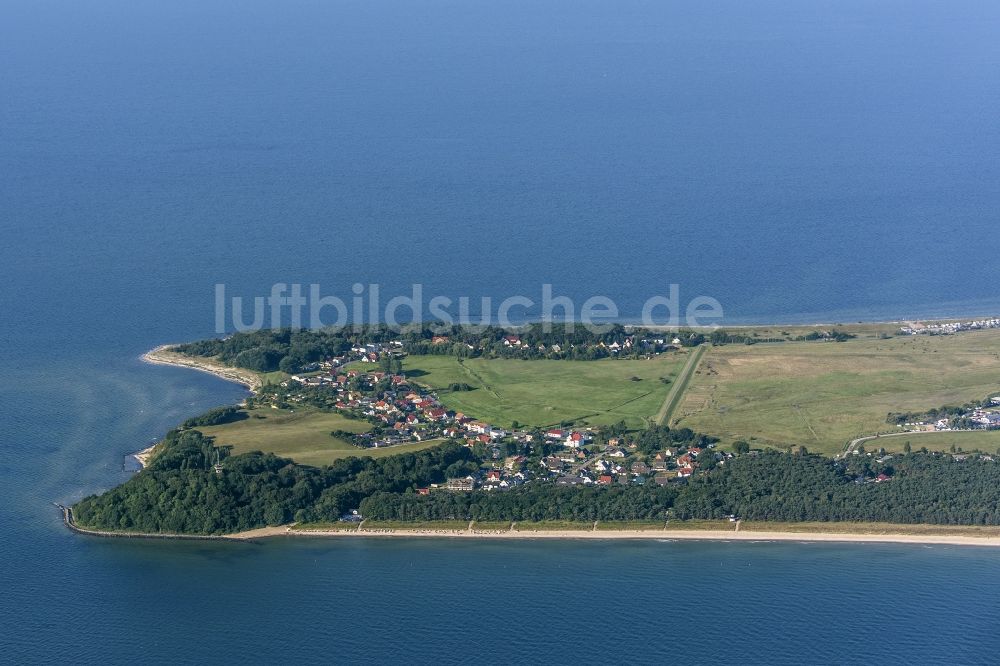 Thiessow aus der Vogelperspektive: Küstenbereich der Ostsee - Insel Rügen im Ortsteil Mönchgut in Thiessow im Bundesland Mecklenburg-Vorpommern