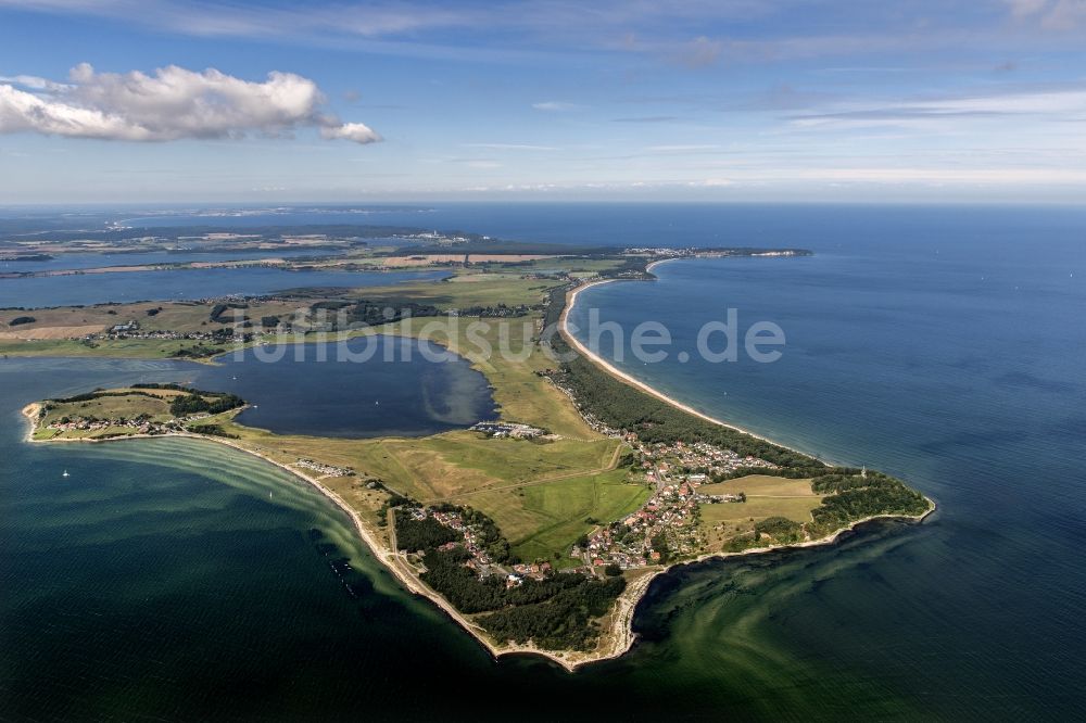 Luftbild Thiessow - Küstenbereich der Ostsee - Insel Rügen im Ortsteil Mönchgut in Thiessow im Bundesland Mecklenburg-Vorpommern