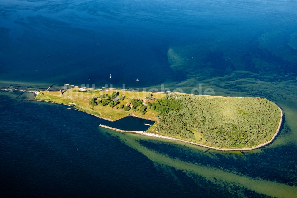 Luftaufnahme Kröslin - Küstenbereich der Ostsee - Insel Ruden in Kröslin im Bundesland Mecklenburg-Vorpommern, Deutschland