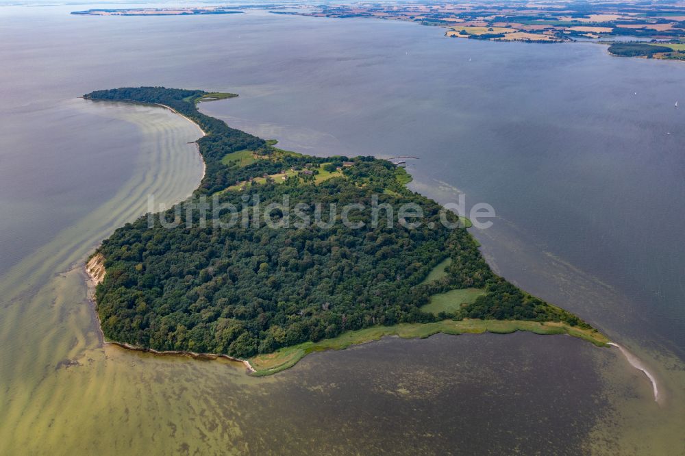 Luftaufnahme Putbus - Küstenbereich der Ostsee - Insel Vilm in Putbus im Bundesland Mecklenburg-Vorpommern, Deutschland