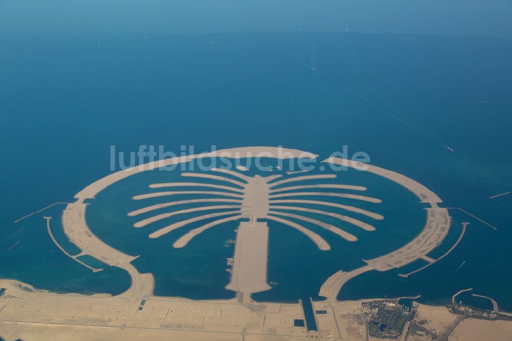 Dubai aus der Vogelperspektive: Küstenbereich der Palm Jebel Ali am ...