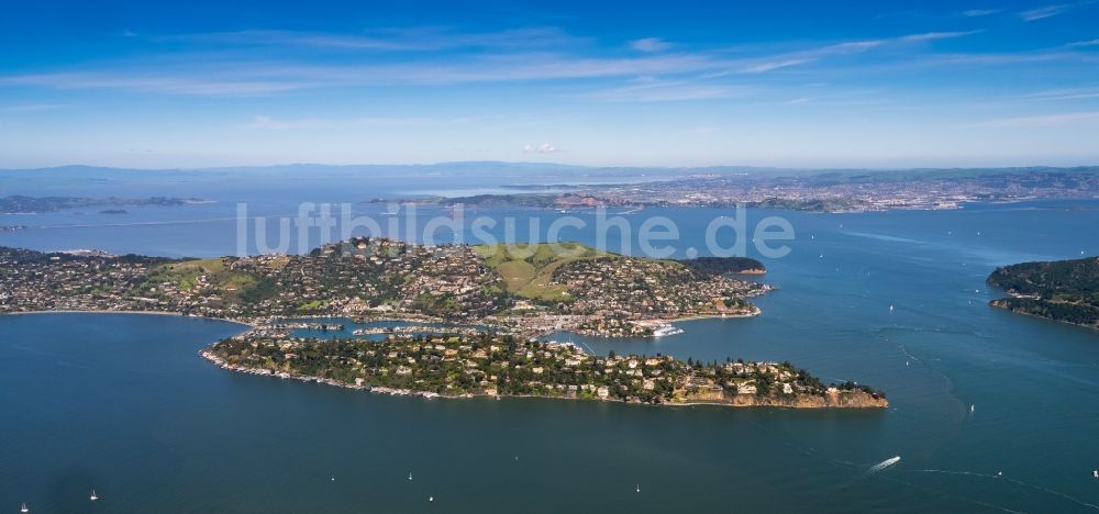 Belvedere Tiburon aus der Vogelperspektive: Küstenbereich der Richardson Bay - Insel in Belvedere Tiburon in USA