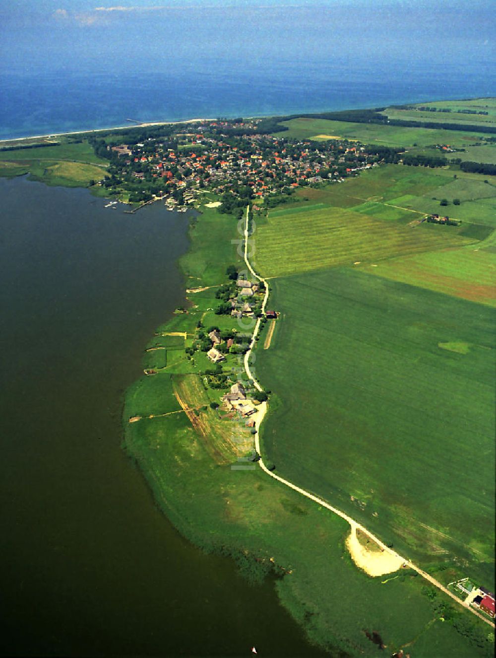 Luftbild Wustrow - Küstenlandschaft bei Wustrow an der Ostsee in Mecklenburg-Vorpommern